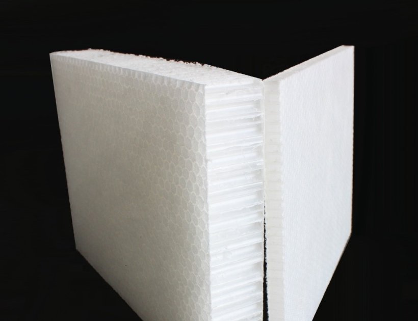 Polypropylene plastic honeycomb core material with non-woven surface-183